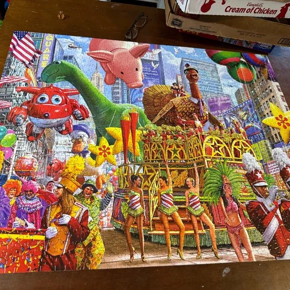 White Mountain Thanksgiving Parade 1000-Piece Puzzle 3/$20 - Picture 2 of 2